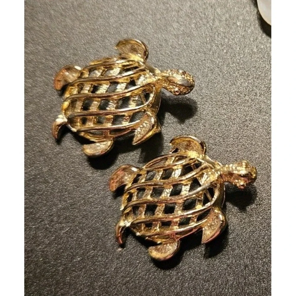 Vintage Lot of Brooches (620)